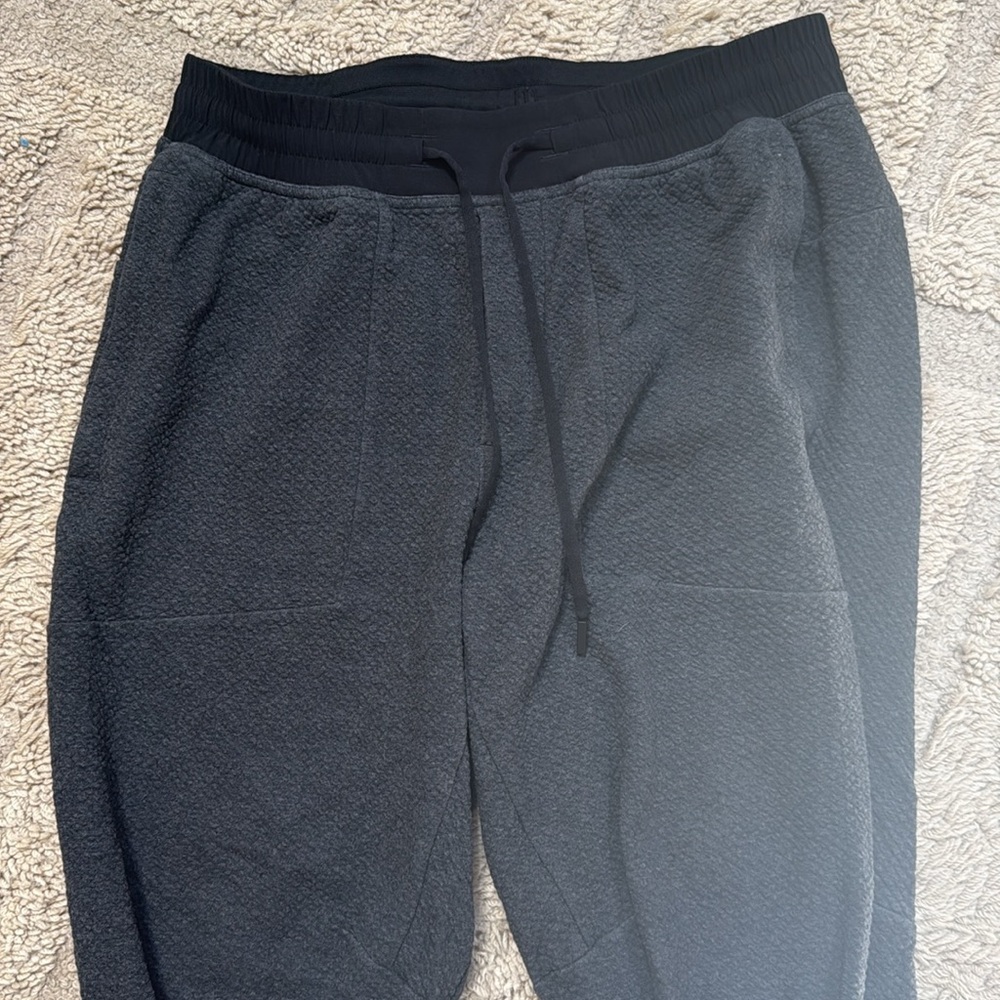 Lululemon men's large at ease black waffle sweatpants joggers pants